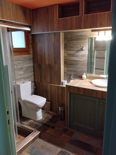 Bathroom 3, Oreiades Village, Thessaly
