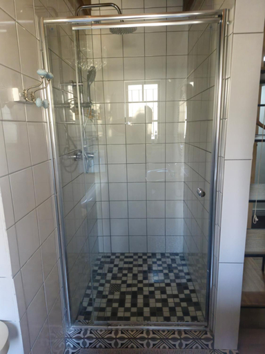 Bathroom 2, Swallows Nest, Central Karoo