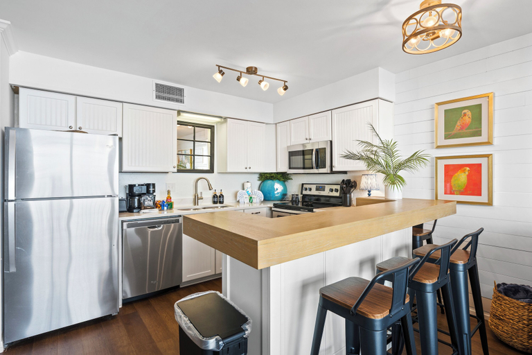Private kitchen 3, Seaside Beach & Racquet Club 3705, Baldwin