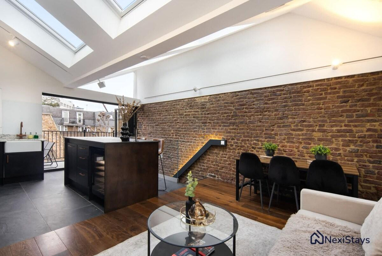 1, 1 Min Walk to Euston Station | Luxury Townhouse, London