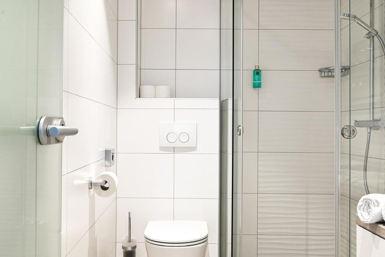 Bathroom 2, Sangulin Palace Hotel, Biograd na Moru