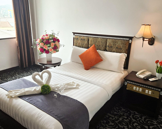 Bedroom 3, Swing & Pillows @ Bandar Kuantan, Kuantan