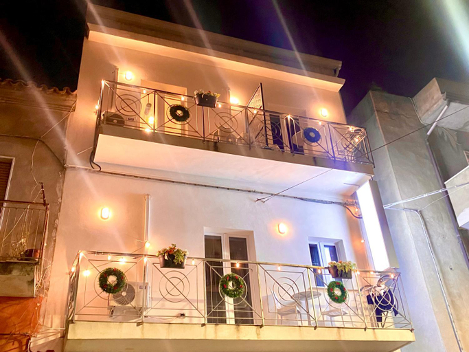 Exterior & Views 2, Il Vicoletto B&B in centro, Crotone