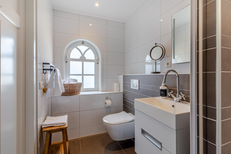 Bathroom 3, Luxe B&B Het Rijgebint, Graafstroom