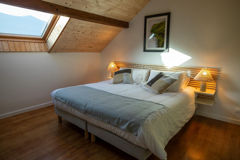 Bedroom 2, AlpiZen centre de Ressourcement - Adults recommended, Savoie