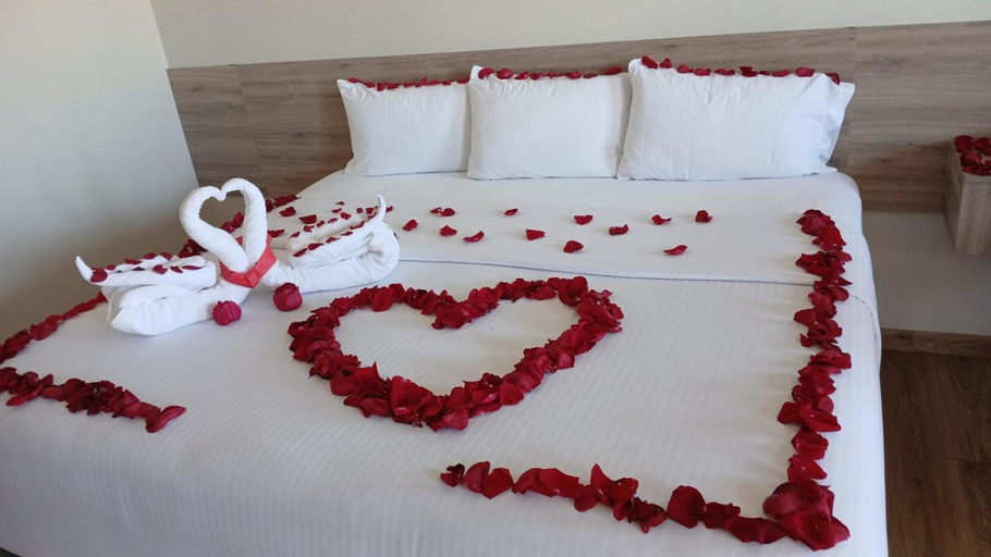 Bedroom 2, La Huerta Inn & Suites, Cuauhtémoc