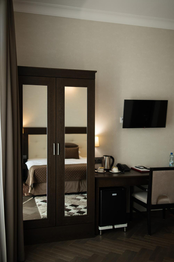 Bedroom 2, Red Baron Hotel & Restaurant, Świdnica