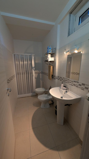 Bathroom, White House B&B, Potenza