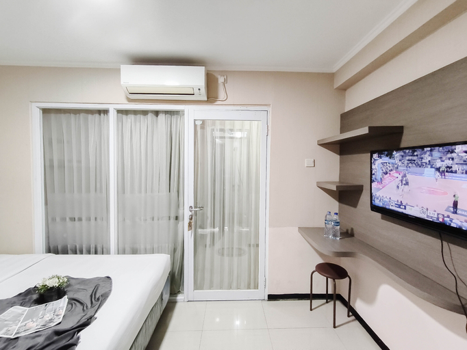 Bedroom 5, Bright and Comfortable 1BR at Gateway Pasteur Apartment By Travelio, Bandung