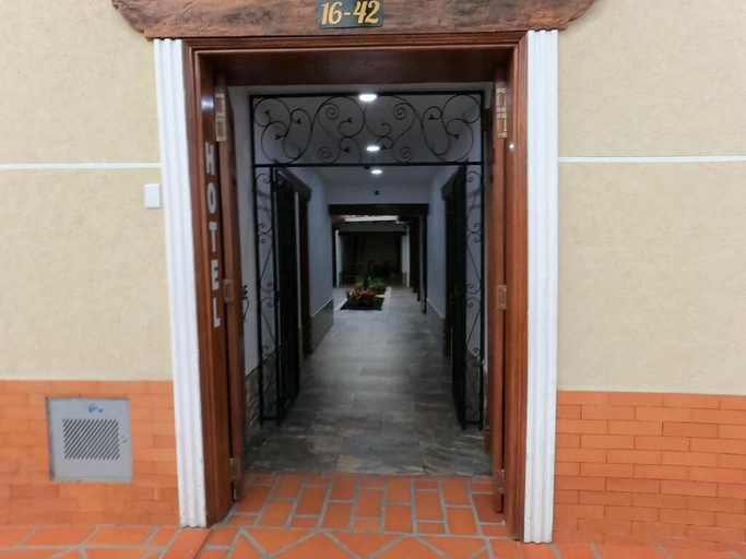 Exterior detail 4, HOTEL COLONIAL A 100 MTS DE LA BASILICA, Guadalajara de Buga