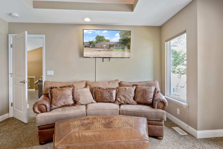 Living area 4, Eagle Ridge Retreat - Dock, Hot Tub & Game Room, Morgan