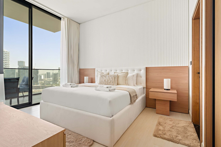 Room 3, Silkhaus Modern 1BR Stay Binghatti Onyx New, Dubai