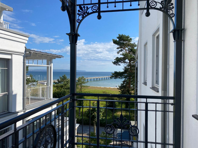 Others 5, Villa Strandblick in Binz, FeWo direkt am Strand mit Balkon und seitlichem Meerblick, Vorpommern-Rügen