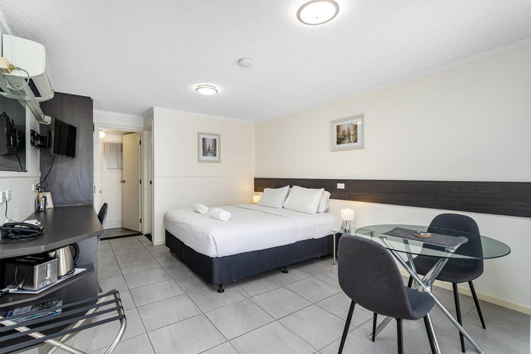 Bedroom 2, Gallery Motel, Tweed - Pt B
