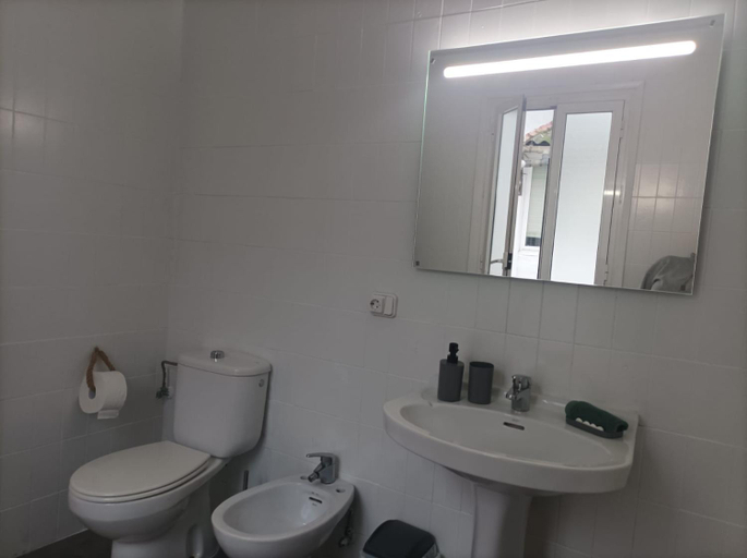 Bathroom 2, Dona Norma, Cáceres
