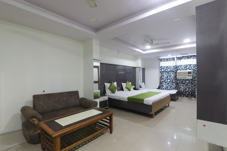 Bedroom 1, Hotel Dayal, Lucknow