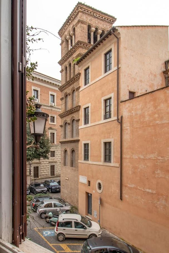 Others 5, Eagle Rooms, Rome