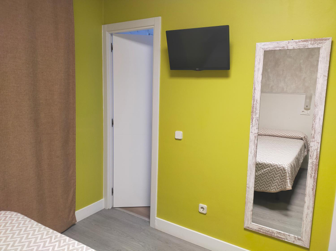 3, Hostal DS, Madrid