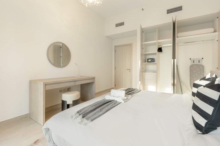Room 5, Silkhaus Premier 1BR Yas Golf Collection, Yas Island