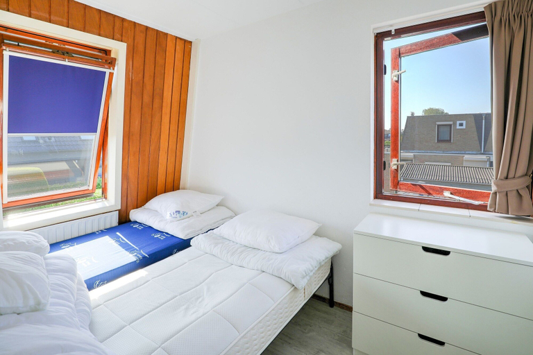 Others 4, Well Equipped Holiday Home in Nieuwvliet Near the Beach, Sluis