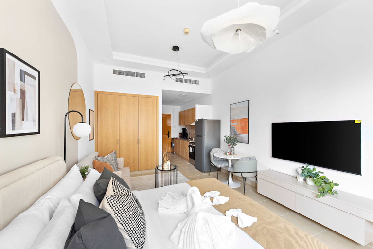 Room 5, Silkhaus New Luxurious Studio Near Silicon Mall, Dubai