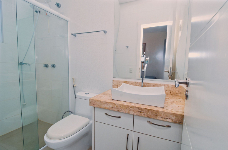 Bathroom 3, Residencial Baía dos Golfinhos, Bombinhas