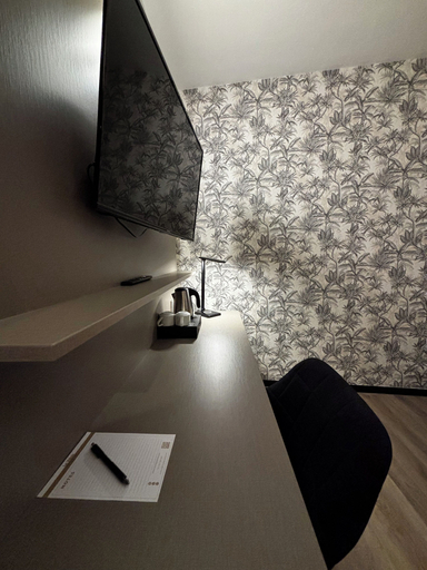 Others 4, Hôtel Le Valois, Cognac, Charente