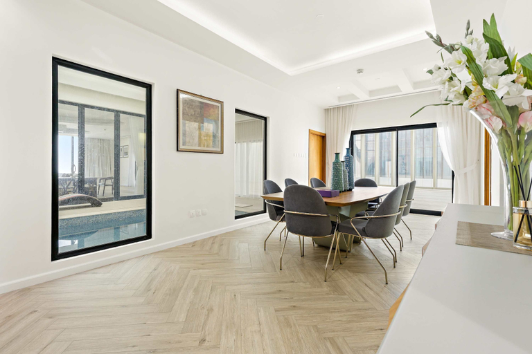 Room 2, Silkhaus 64floor PH Ballroom Hall Private Pool, Abu Dhabi City