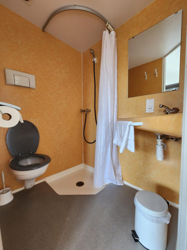 Bathroom 5, Domaine de Sangayrac, Aveyron