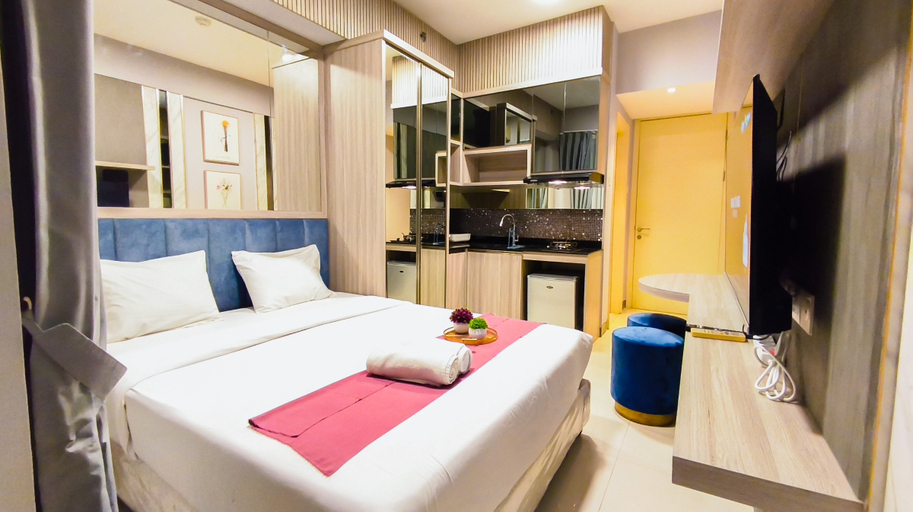 Bedroom 3, Chic and Cozy Studio Space at Benson Supermall Mansion Apartment By Travelio, Surabaya