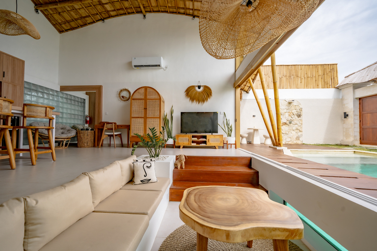 Others 4, Villa Madi, Badung
