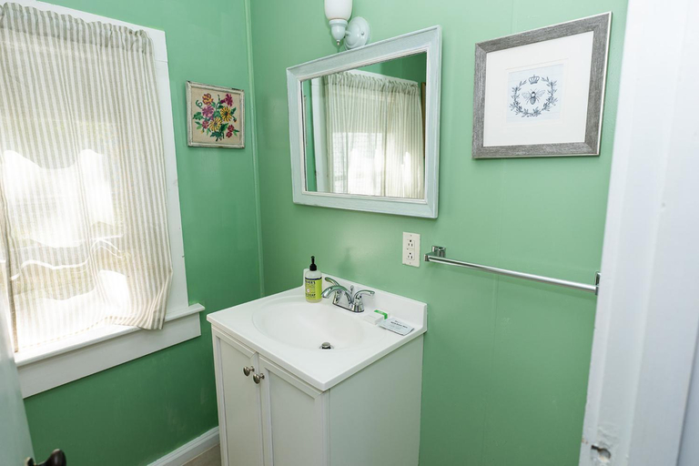 Bathroom, Bar Harbor Cottages & Suites, Hancock