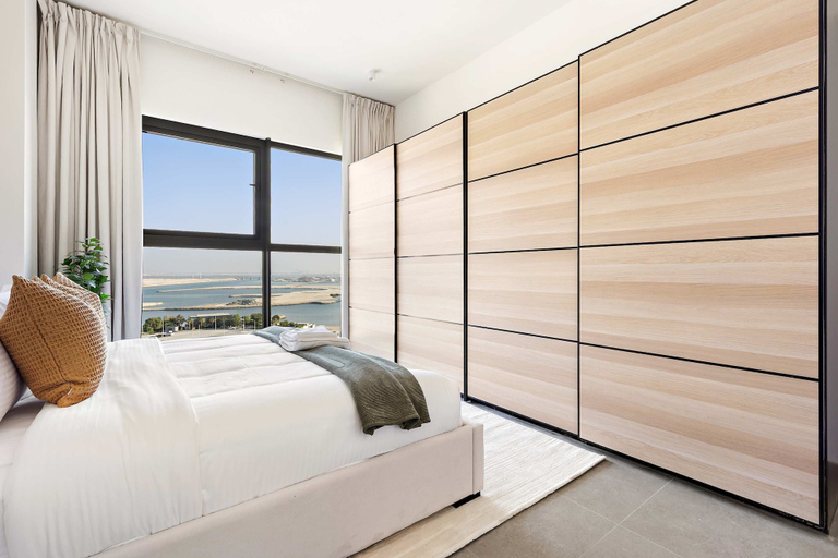 Room 4, Silkhaus Luxe 3BR Maid Room Private Beach Reem, Abu Dhabi City