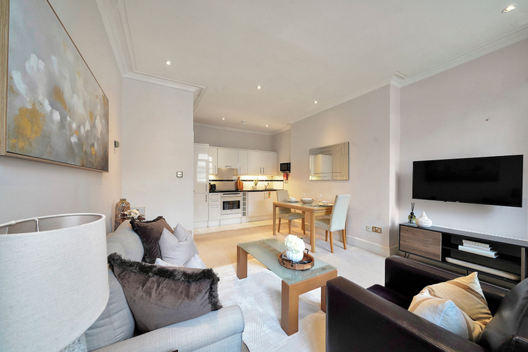 Living area 5, Hertford Flat 13, London