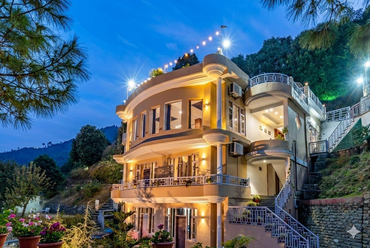Exterior & Views, Shepherd Hills Resort, Chamba