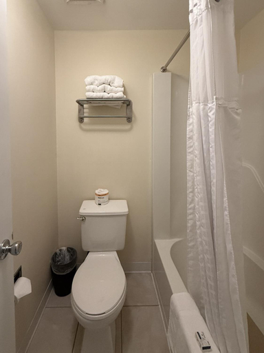 Bathroom 4, Grantsburg Inn, Burnett