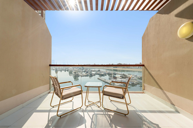 Room 5, Silkhaus Chic Studio With Pool and Gym, Dubai