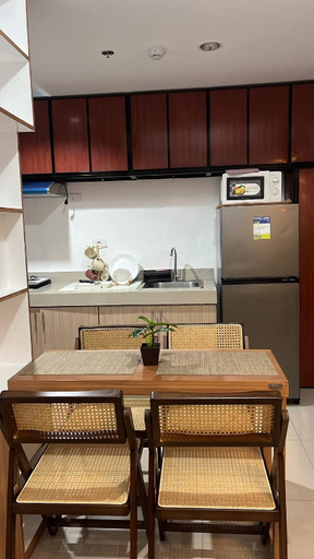 4, Lux 2BR Sky Condo with 24-hr Security, Fully Airconditoned Basement Parking, Dasmariñas
