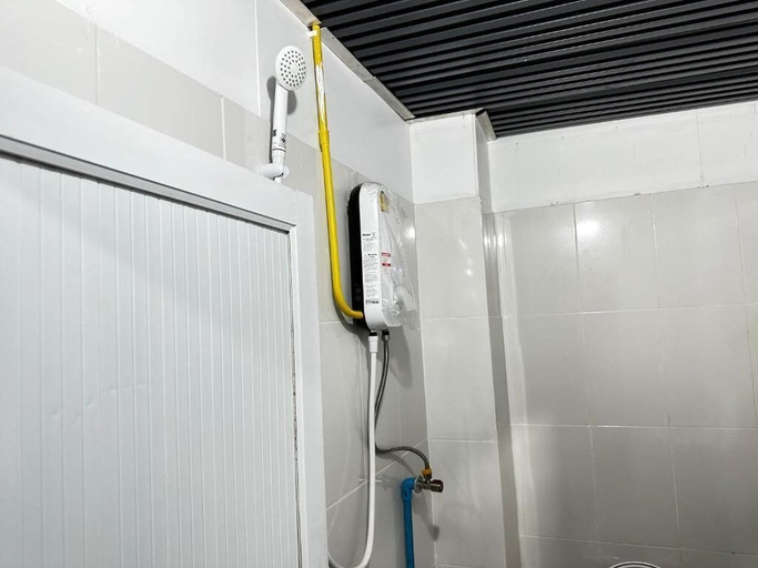 Bathroom 5, C.S. Hotel Don Mueang International Airport, Don Muang