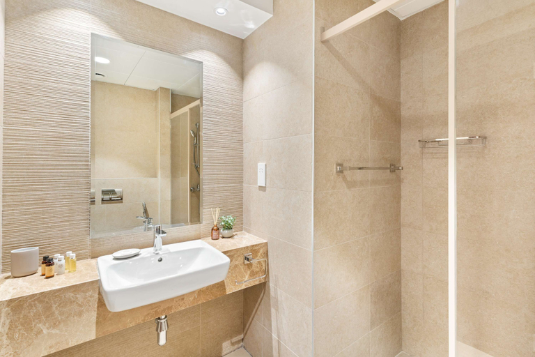 Room 2, Silkhaus Luxury 2BR Maid Free Beach Access, Abu Dhabi City