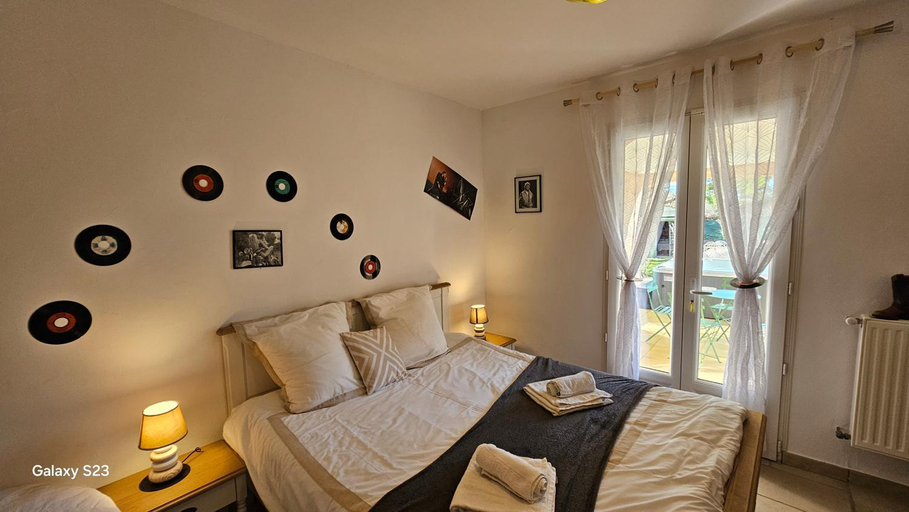 Bedroom 2, Mas de la Cigaline Var, Var