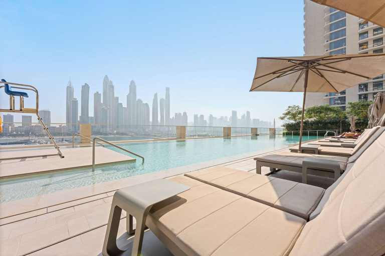 Room 4, Silkhaus Waterfront 1BR in Marina Vista Tower, Dubai