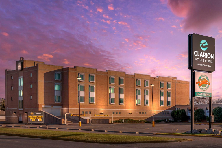 Exterior & Views 1, Clarion Hotel & Suites Brandon, Division No. 7