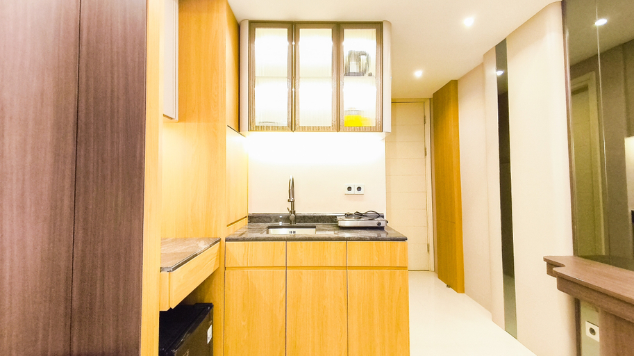 Others 2, Grand Luxurious and Premium Benson Studio Apartment Connected to PTC Supermall By Travelio, Surabaya