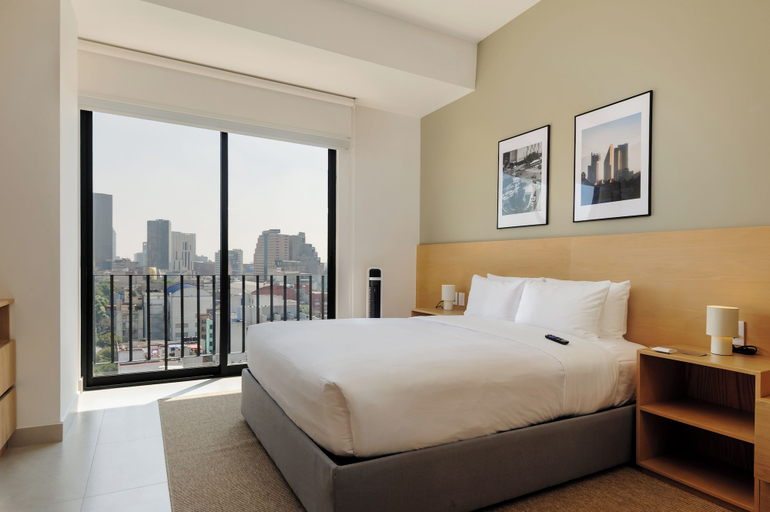 Room 4, Via Insurgentes by Wynwood House, Mexico City
