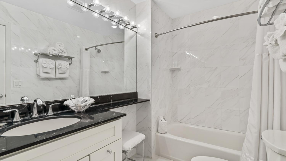 Bathroom 2, Sea Crest, Suffolk
