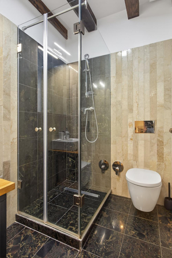 Bathroom 3, Schloss Apartments, Brasov