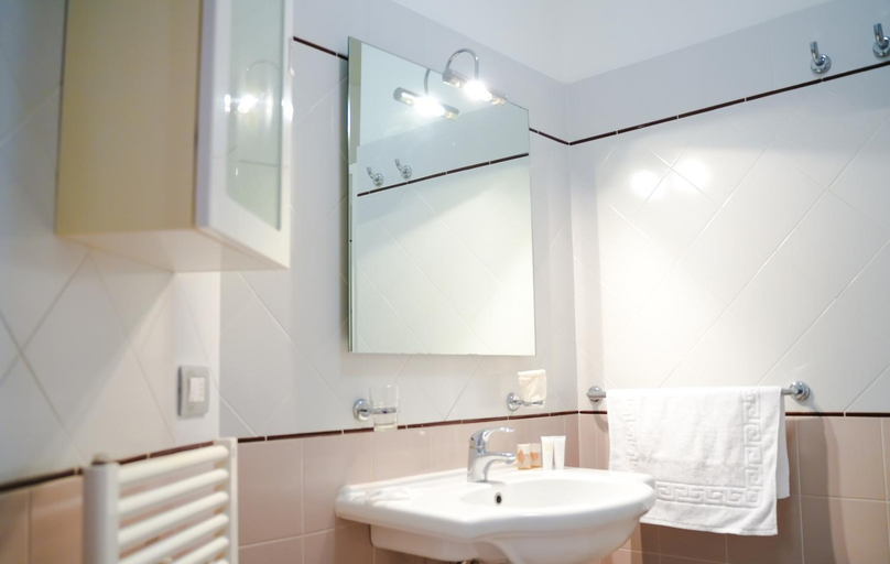 Bathroom, Casa del Mar - Residence & Beach Resort, Teramo