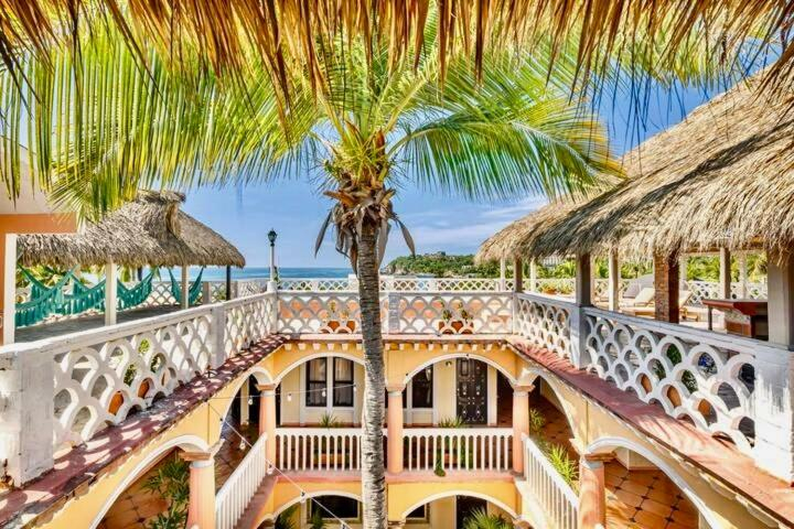 Exterior & Views