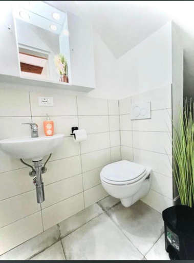 Bathroom 5, LA CASA DI GIADA - self check in - parcheggio privato, Bologna